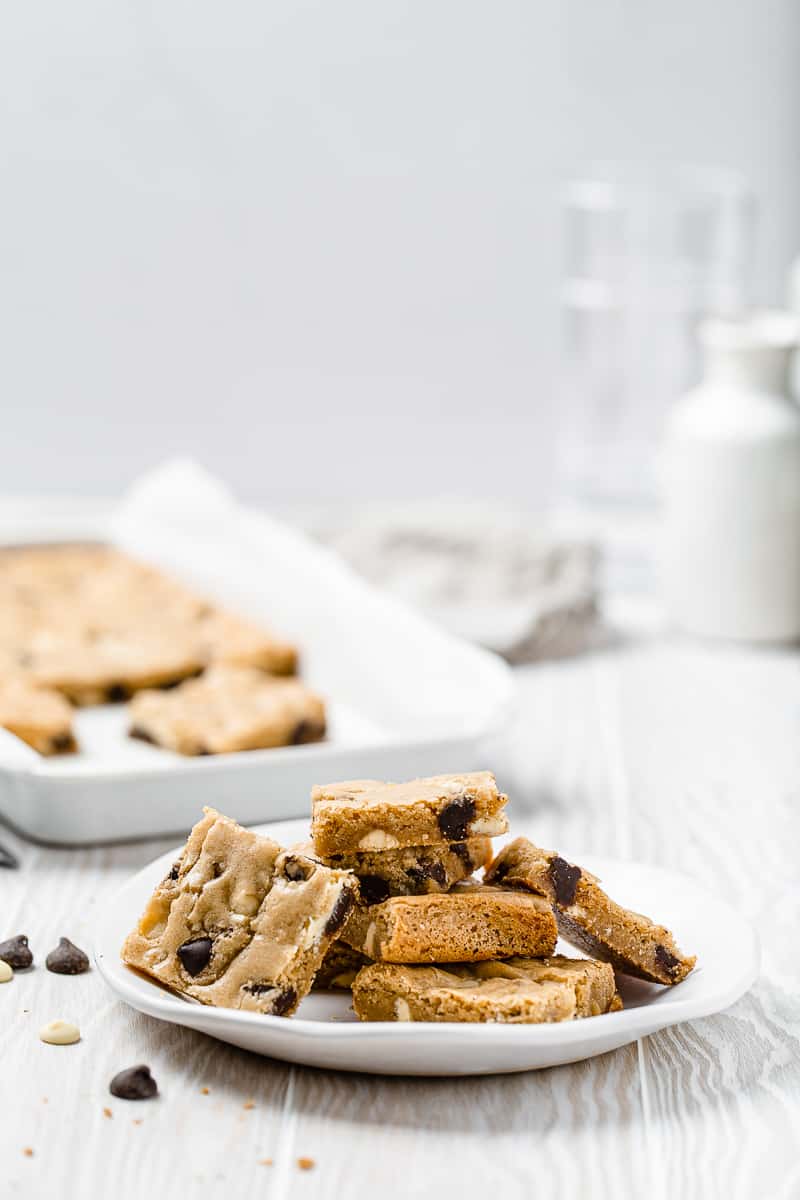 chocolate chip blondies on a plate